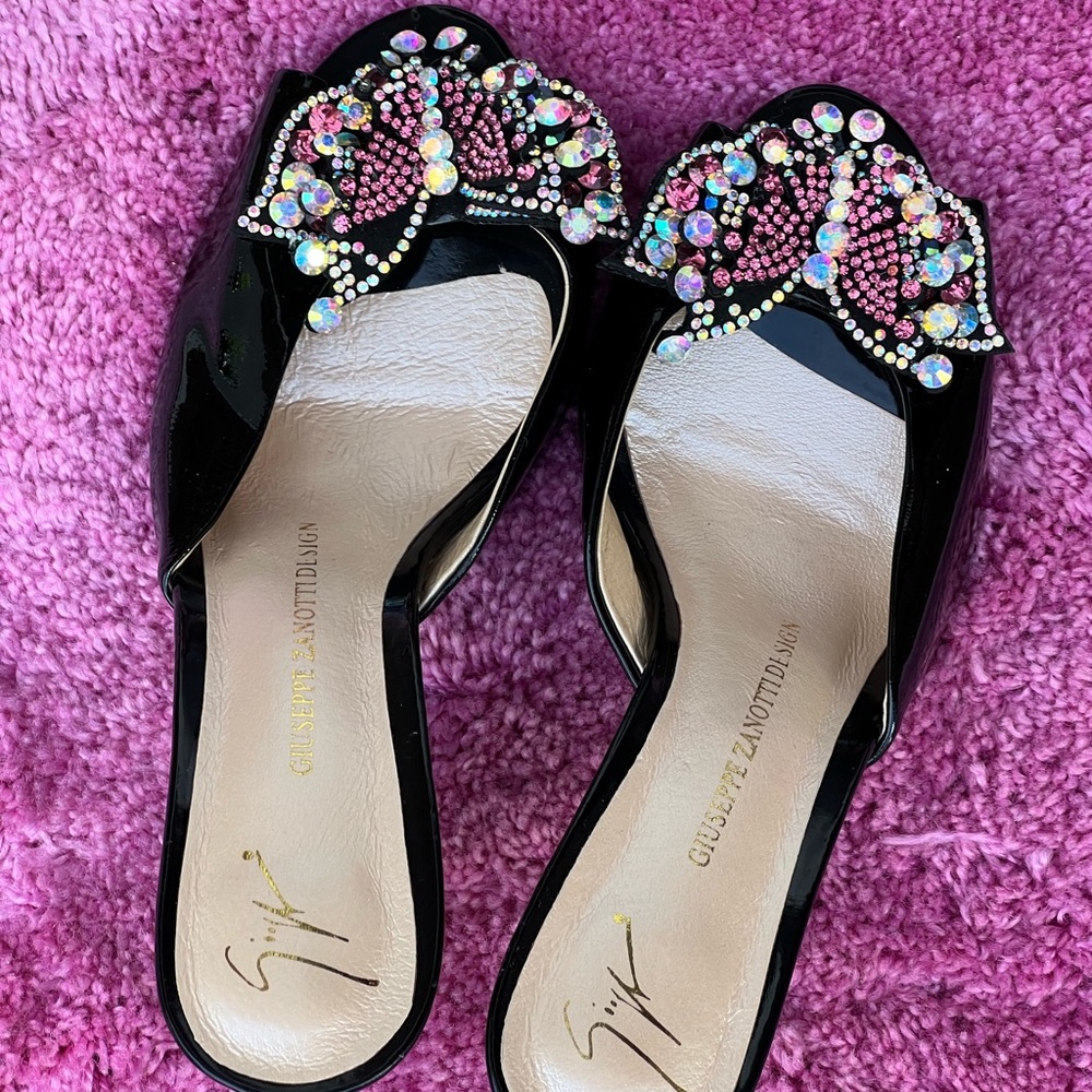 Beautiful heels - Picture 7 of 8